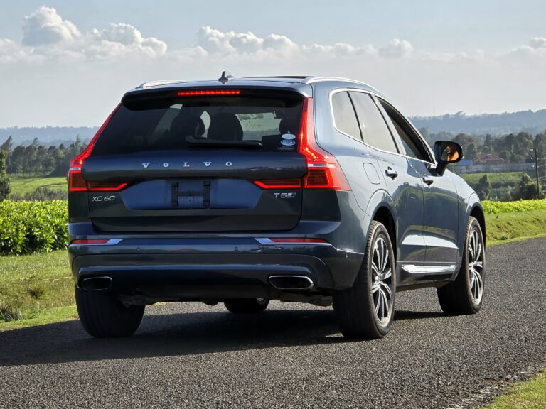 2017 Volvo XC60 T5 Inscription — photo 3