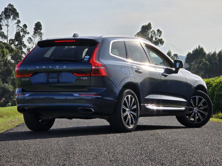 2017 Volvo XC60 T5 Inscription — photo 4