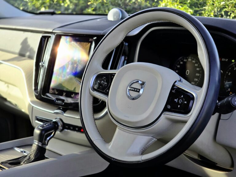 2017 Volvo XC60 T5 Inscription — photo 7