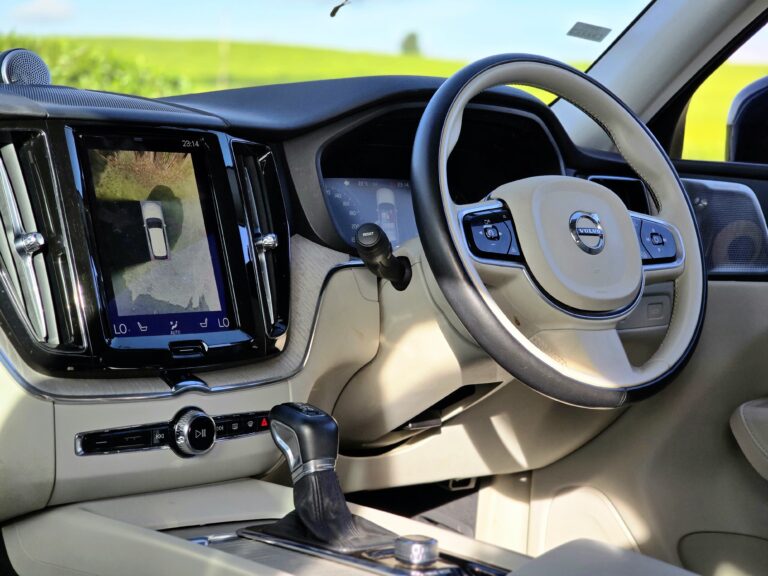 2017 Volvo XC60 T5 Inscription — photo 9
