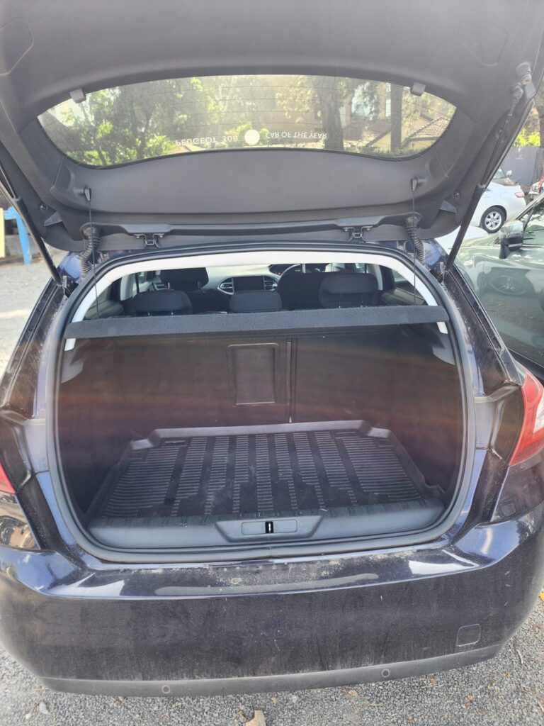 2015 Peugeot 308 — photo 2