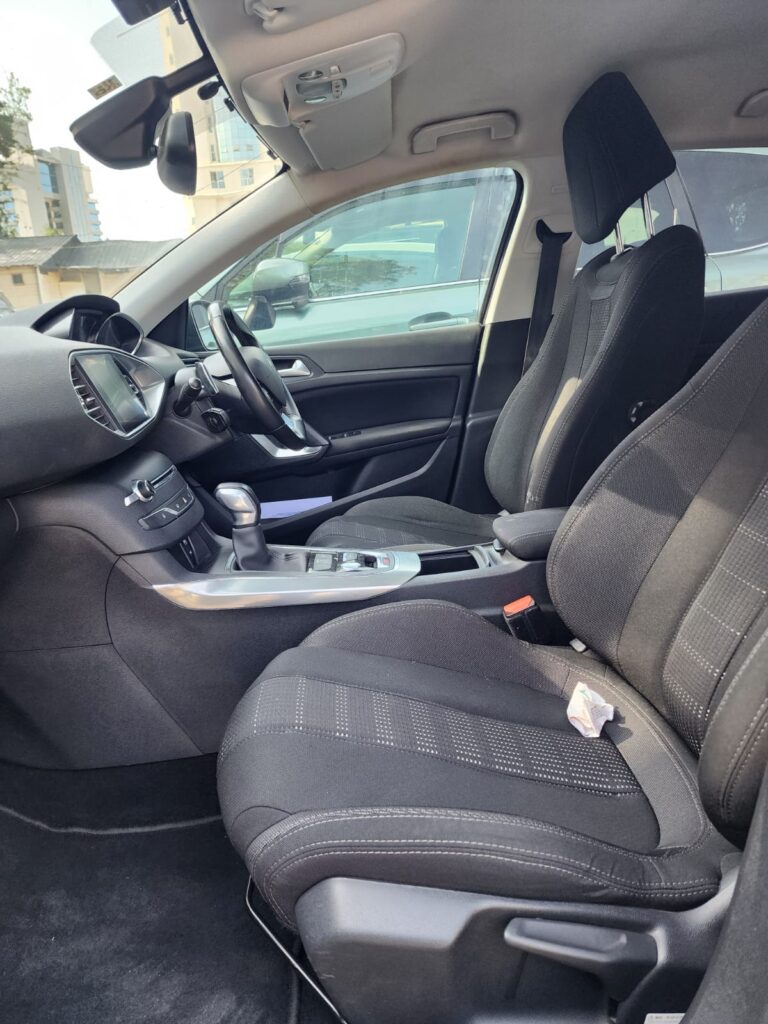 2015 Peugeot 308 — photo 4