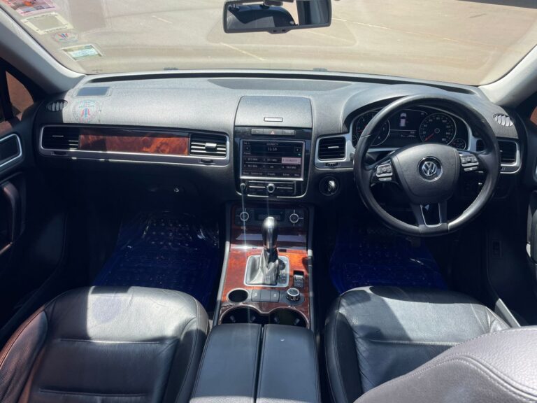 2013 Volkswagen Touareg TDI — photo 6