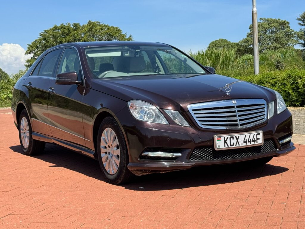 2013 Mercedes-Benz E200