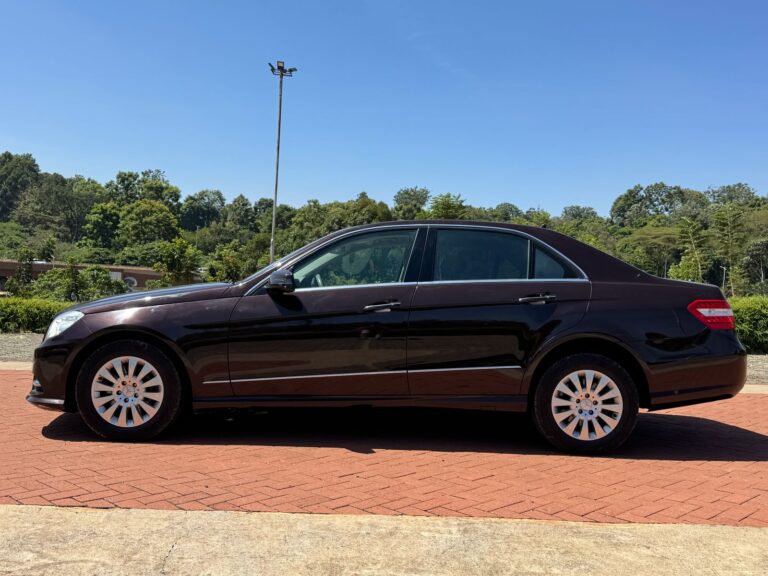 2013 Mercedes Benz E200 — photo 3