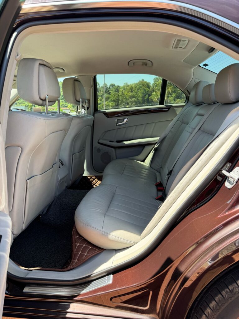 2013 Mercedes Benz E200 — photo 7