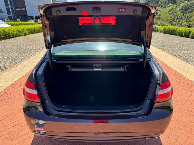 2013 Mercedes Benz E200 — photo 6