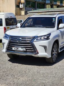 2016 Lexus LX570 — photo 3