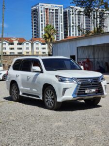 2016 Lexus LX570 — photo 1