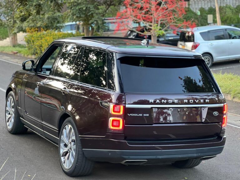 2018 Range Rover Vogue SE SDV6 — photo 7