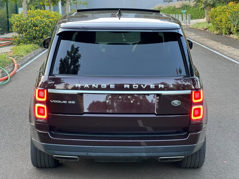 2018 Range Rover Vogue SE SDV6 — photo 9