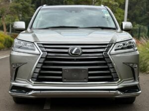 2018 Lexus LX570 — photo 2