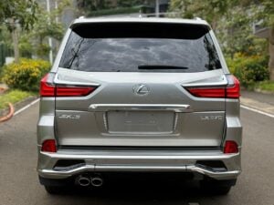 2018 Lexus LX570 — photo 3