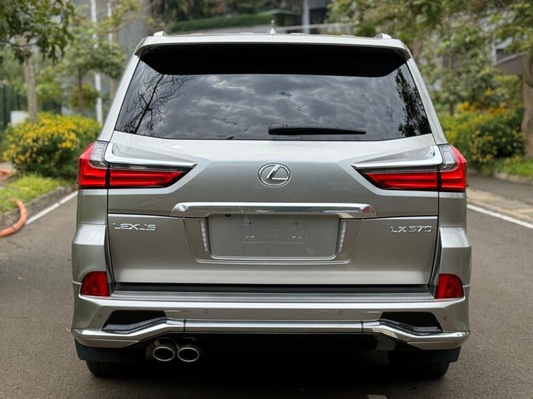 2018 Lexus LX570 — photo 3