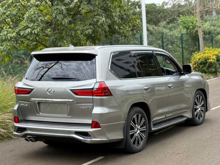 2018 Lexus LX570 — photo 5