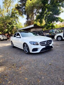 2017 Mercedes Benz E200 — photo 1