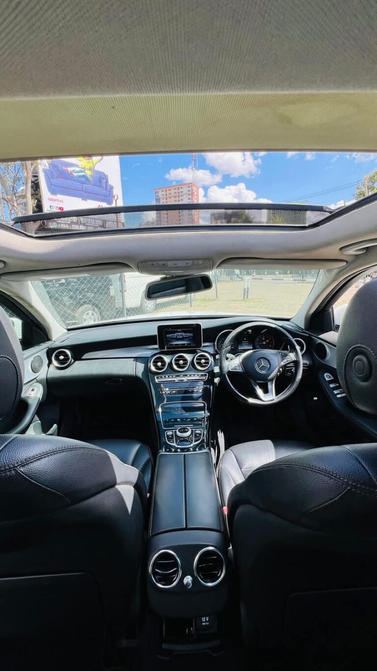 2015 Mercedes Benz C200 — photo 6