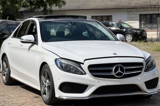 2015 Mercedes-Benz C200