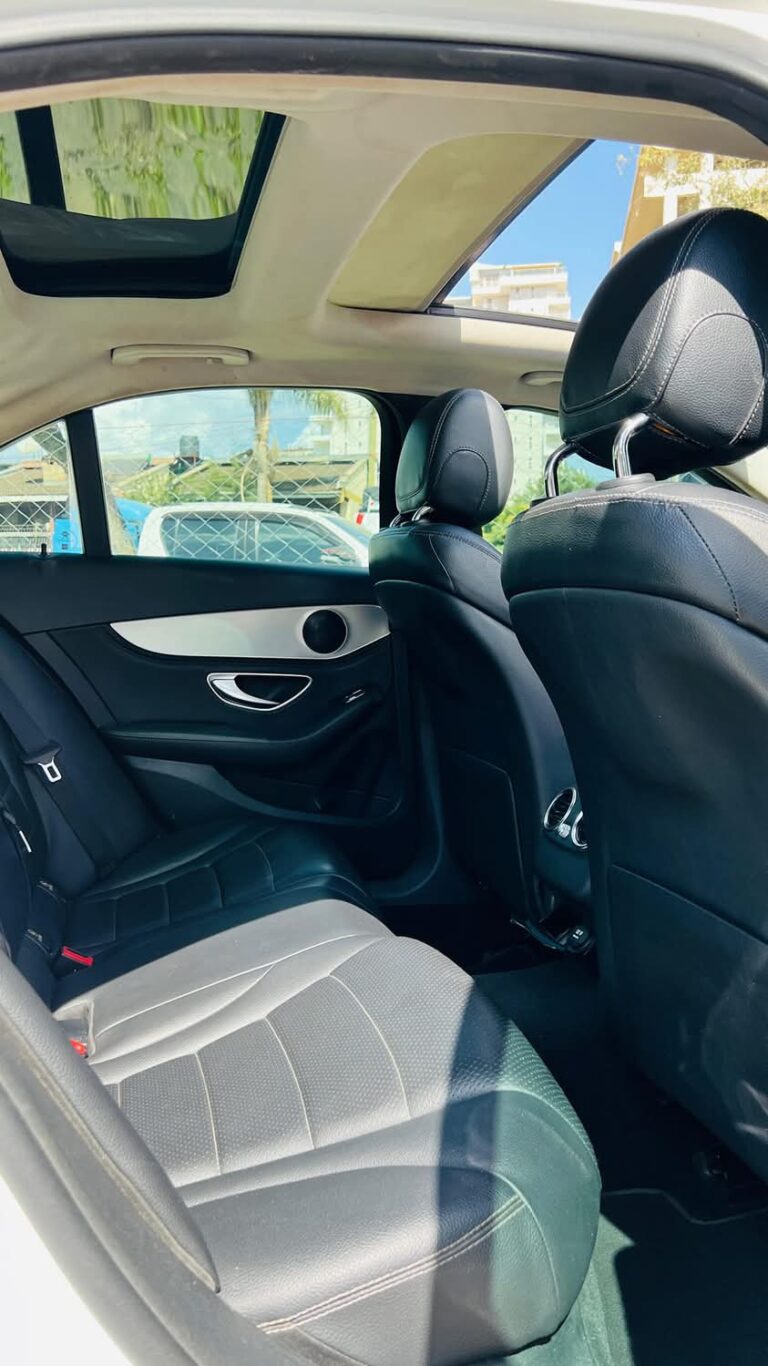 2015 Mercedes Benz C200 — photo 3