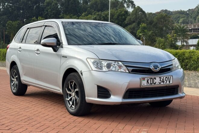 2014 Toyota Fielder Hybrid