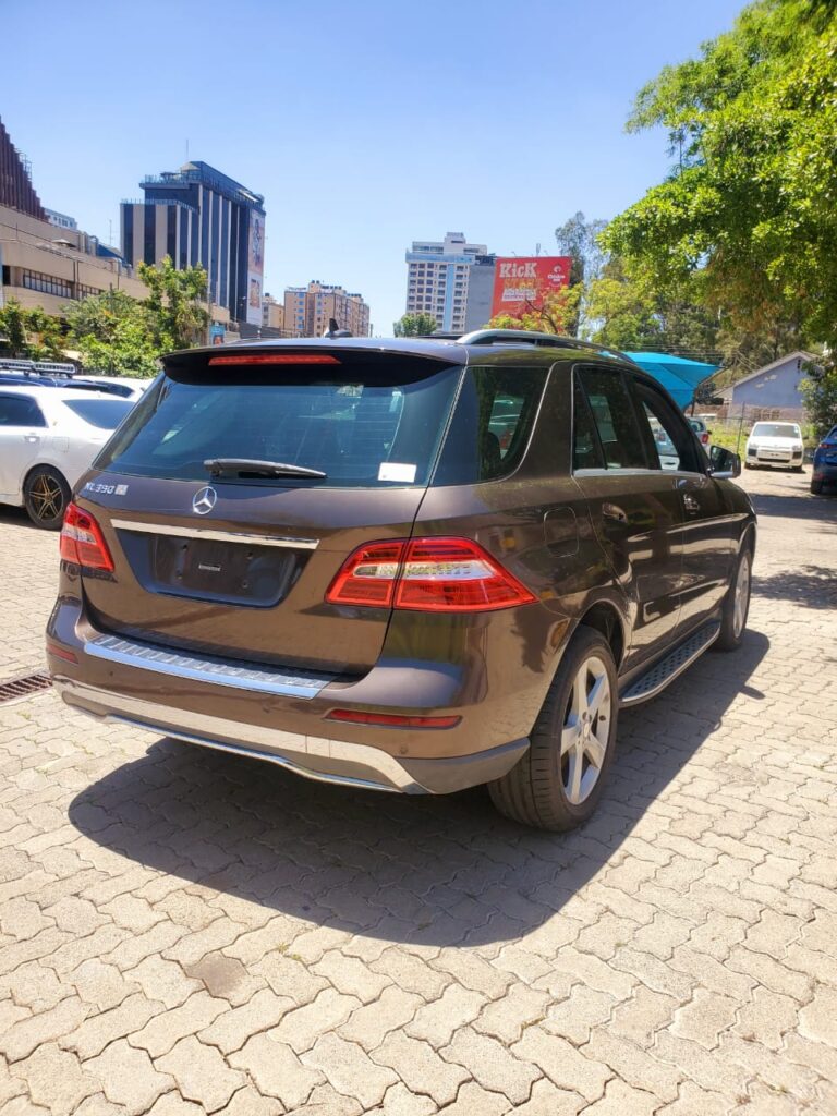 2013 Mercedes Benz ML350 — photo 5