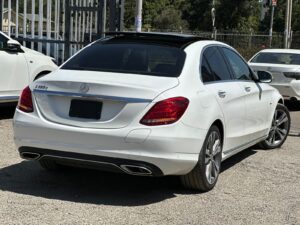 2017 Mercedes Benz C350e — photo 2
