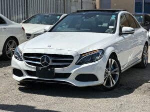 2017 Mercedes Benz C350e — photo 3