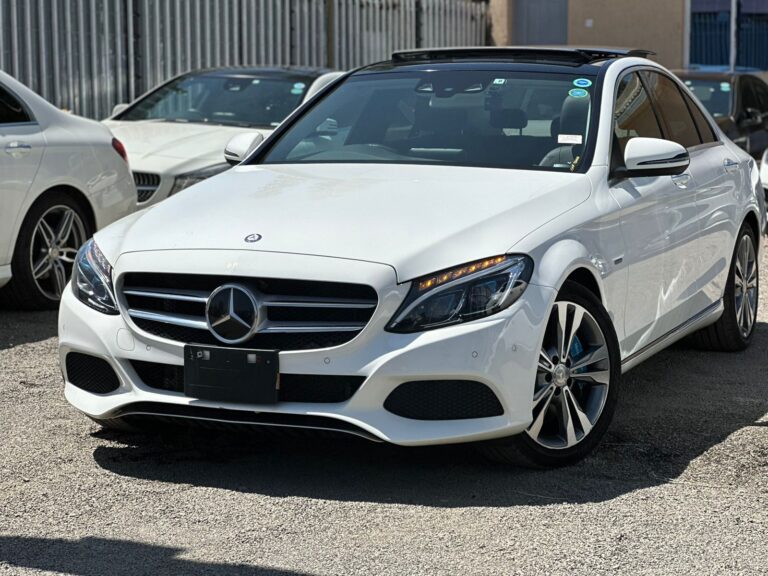 2017 Mercedes Benz C350e — photo 3