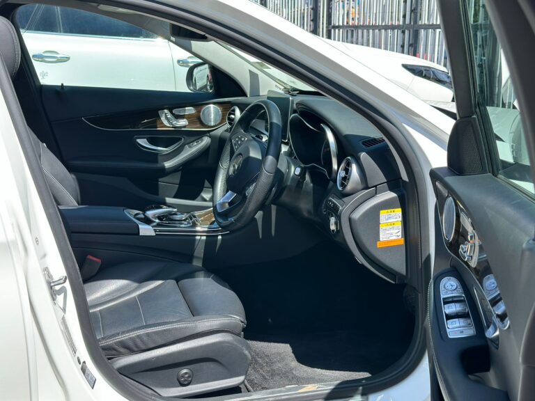 2017 Mercedes Benz C350e — photo 7