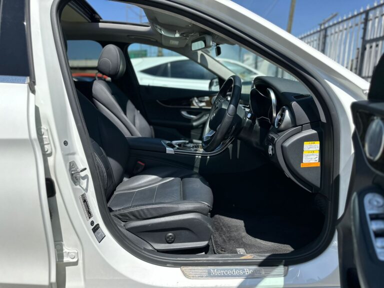 2017 Mercedes Benz C350e — photo 8