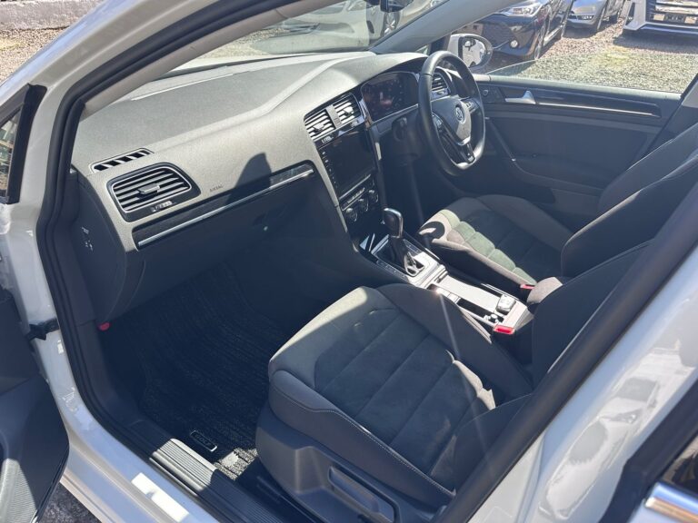 2018 Volkswagen Golf Variant — photo 9