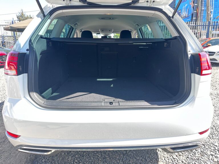 2018 Volkswagen Golf Variant — photo 7