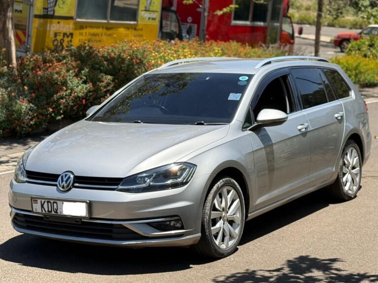 2017 Volkswagen Golf Variant TSI — photo 2