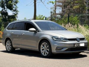 2017 Volkswagen Golf Variant TSI — photo 1