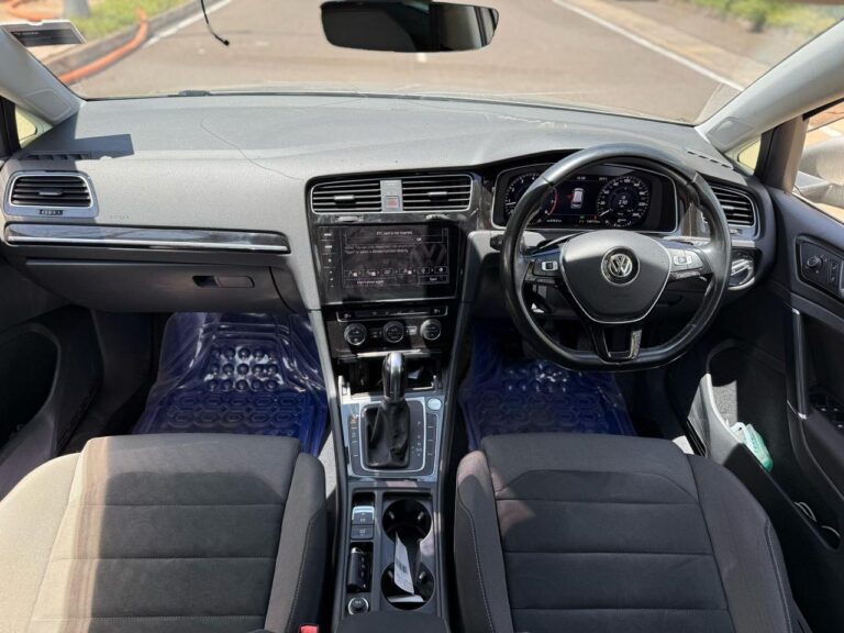 2017 Volkswagen Golf Variant TSI — photo 9