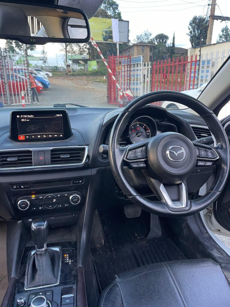 2016 Mazda Axela Hatchback 2.2L Skyactiv-D — photo 9