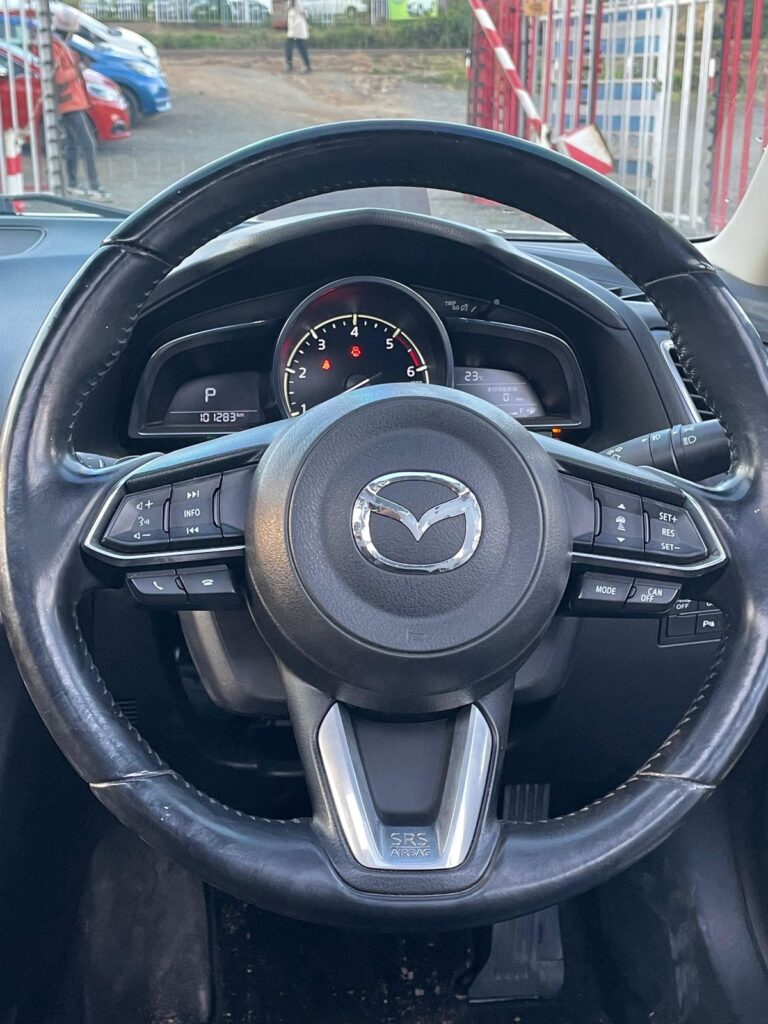 2016 Mazda Axela Hatchback 2.2L Skyactiv-D — photo 7