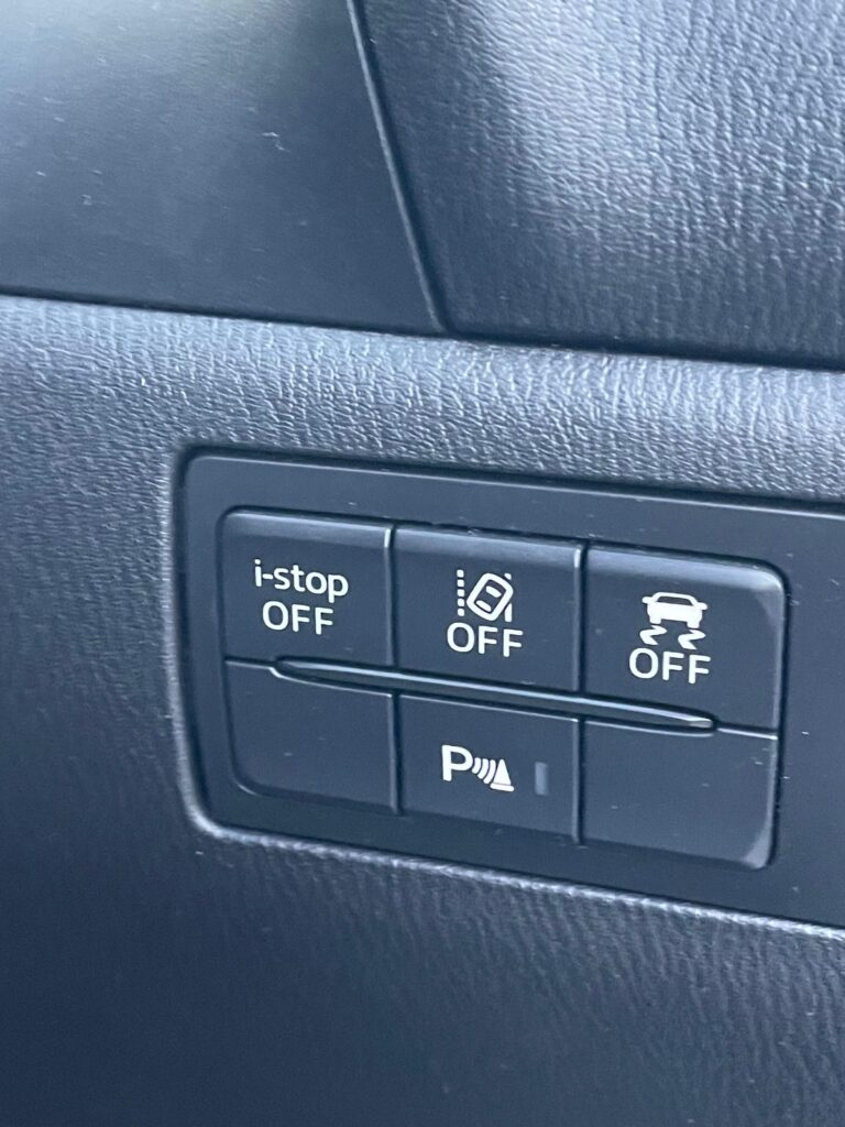 2016 Mazda Axela Hatchback 2.2L Skyactiv-D — photo 5