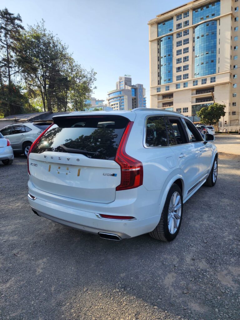 2017 Volvo XC90 D5 AWD Inscription — photo 2
