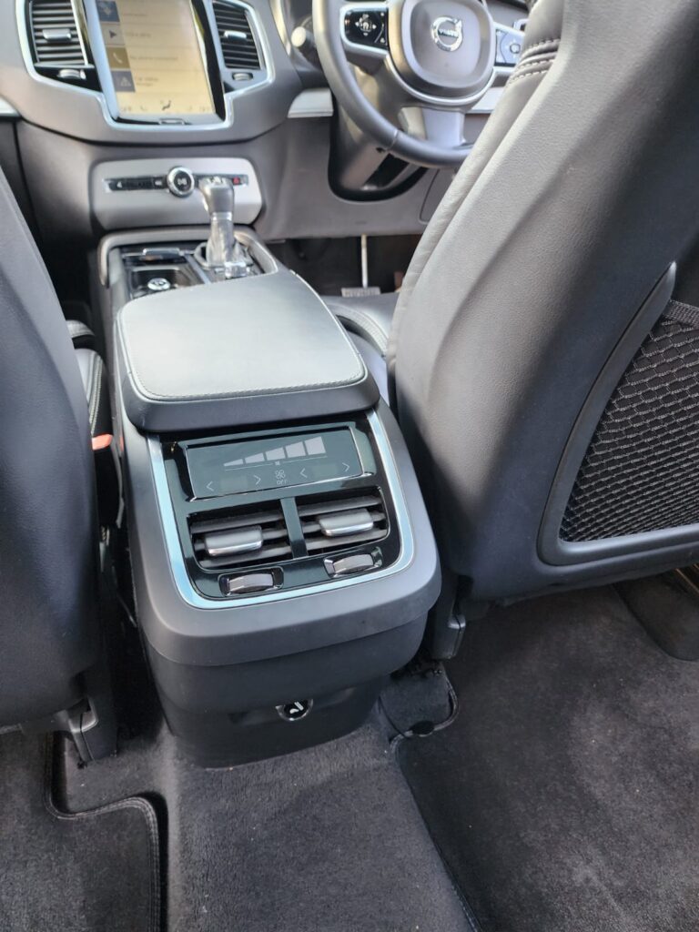 2017 Volvo XC90 D5 AWD Inscription — photo 8