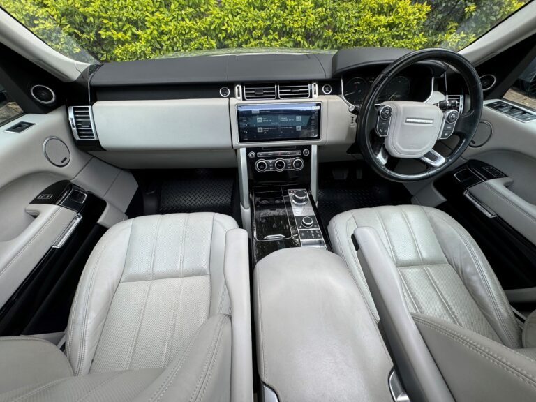 2016 Range Rover Vogue 3.0L — photo 9