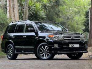 2013 Toyota Landcruiser ZX — photo 1
