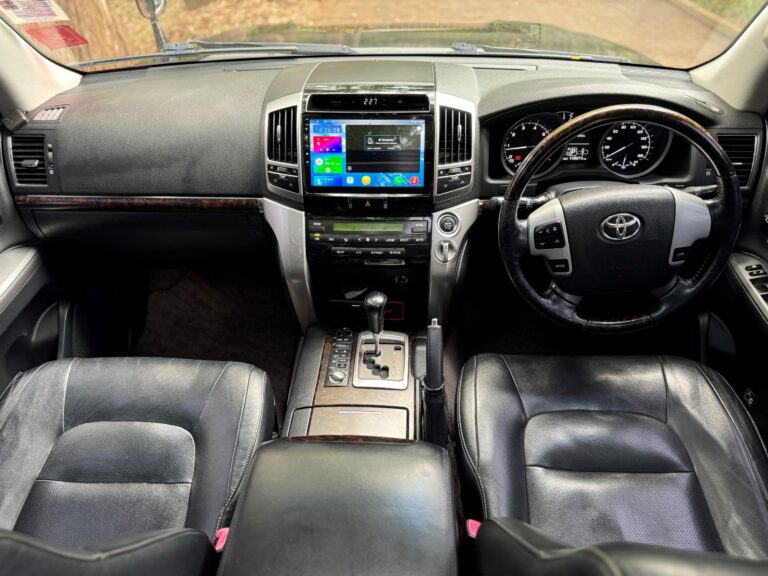 2013 Toyota Landcruiser ZX — photo 9