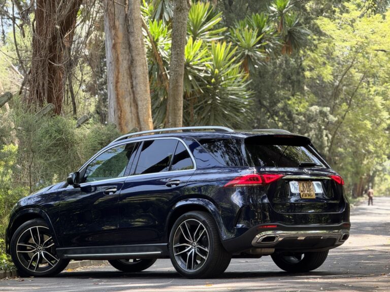 2021 Mercedes Benz GLE400D 4MATIC — photo 4