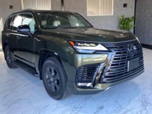 Lexus LX600 — photo 1