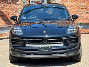 2022 Porsche Macan — photo 3