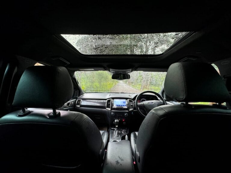 2020 Ford Everest — photo 2