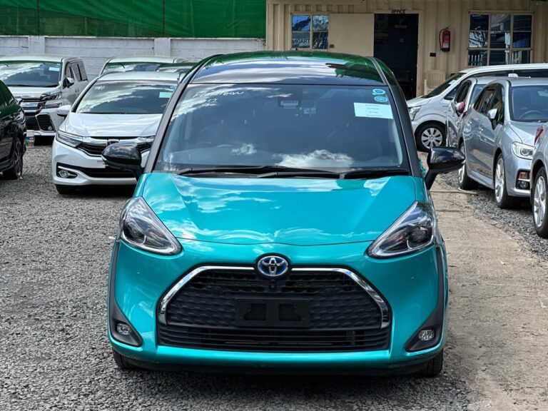 Toyota Sienta hybrid 2019 — photo 2