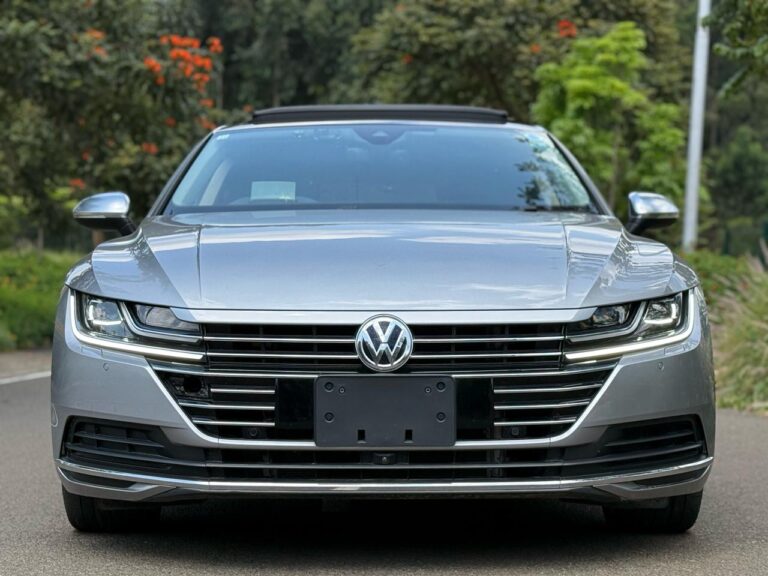 2019 Volkswagen Arteon R-Line — photo 2