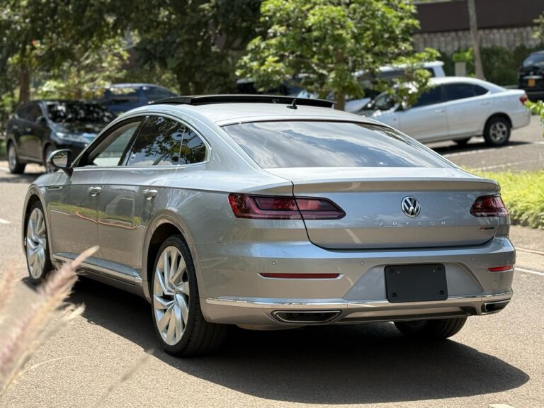 2019 Volkswagen Arteon R-Line — photo 7